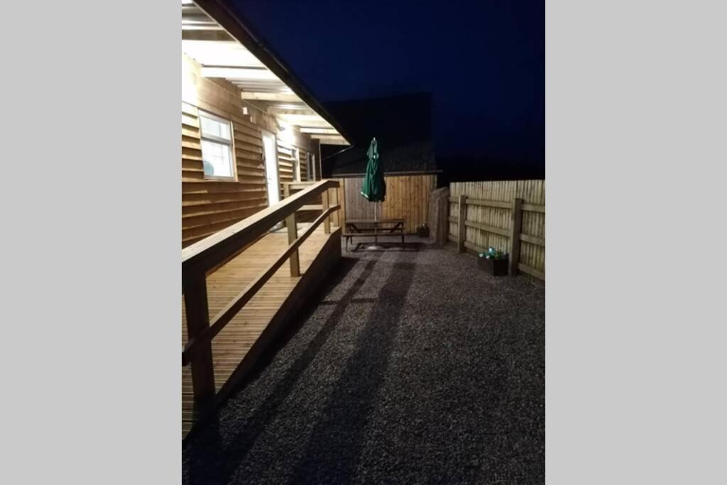 וולס Featheredge Corner Lodge מראה חיצוני תמונה