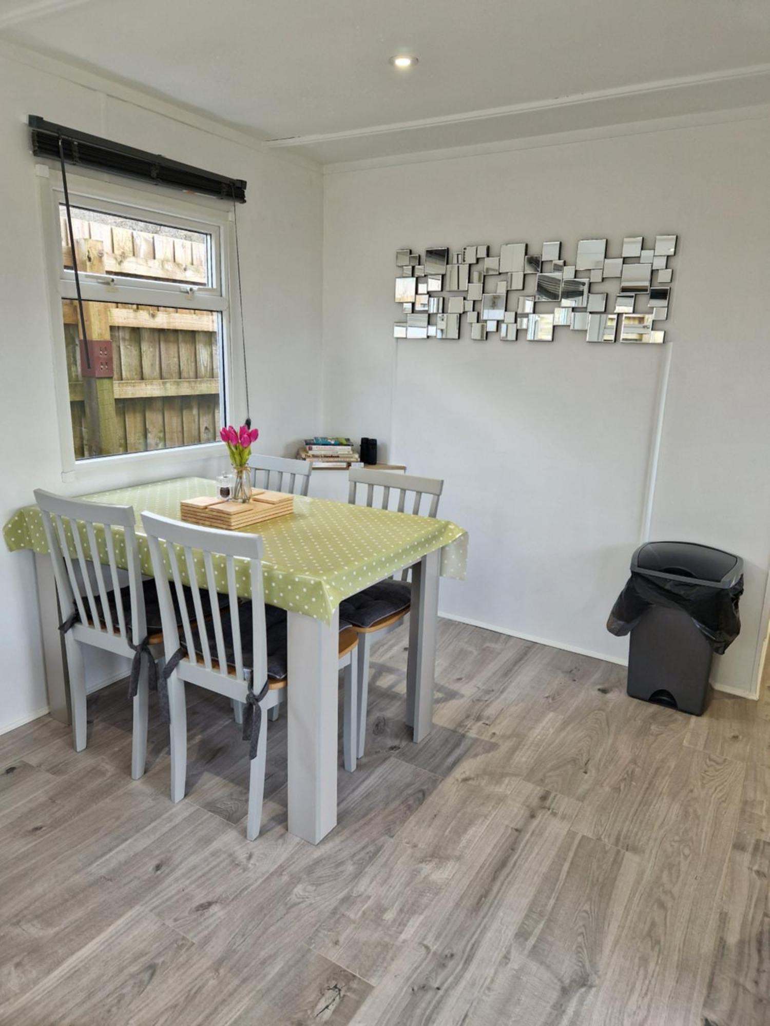 וולס Featheredge Corner Lodge מראה חיצוני תמונה